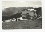 AK Valdobbiadene - Pianezze. Nello sfondo il Monte Grappa. Negozio Alimentari e Bar Pianezze Fratelli Simonetto.