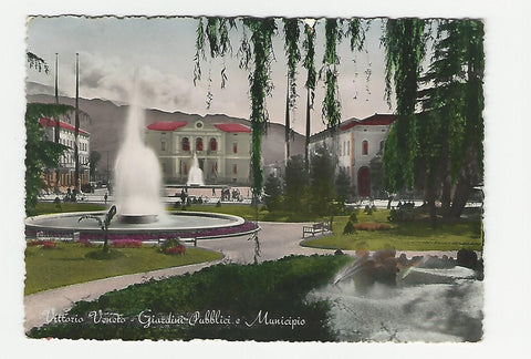 AK Vittorio Veneto - Giardini Pubblici e Municipio.