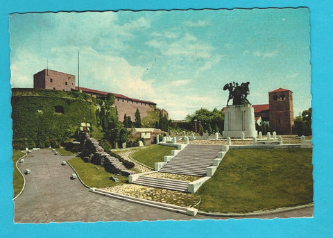 AK Trieste. Piazzale del Castello di S. Giusto.