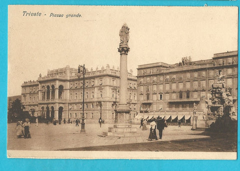 AK Trieste - Piazza grande.
