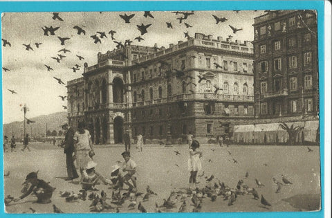 AK Trieste. Piazza Unita - Palazzo Prefettura.