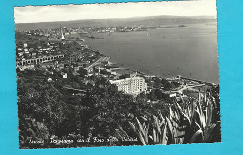 AK Trieste - Panorama con il Faro della Vittoria.