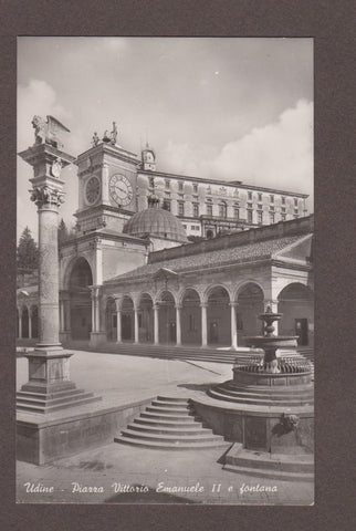 AK Udine - Piazza Vittorio Emanuele II e fontana. (1943)