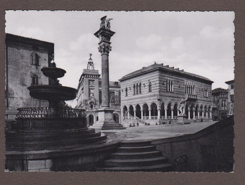 AK Udine - Fontana Giovanni da Udine e Loggia Lionello.