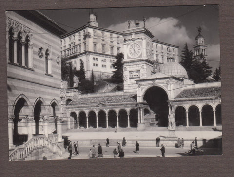 AK Udine - Piazza Liberta. Torre dell'Orologio e il Castello.