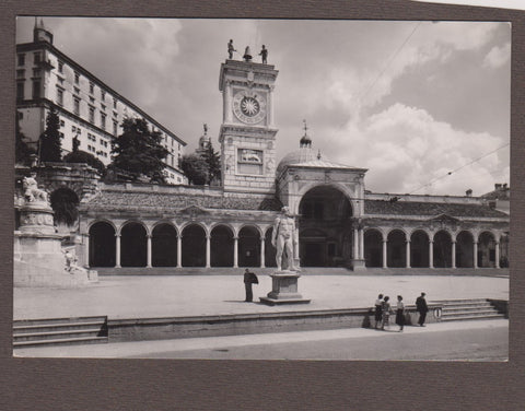 AK Udine - Piazza Liberta, Loggia S. Giovanni, Torre del'Orologio e il Castello.