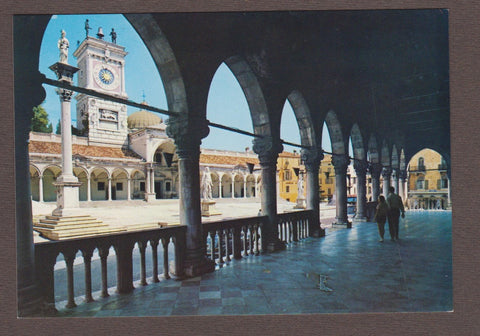 AK Udine. Porticato di S. Giovanni con la Torre dell'orologio visto dal Palazzo del Comune.