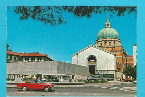 AK Udine. Monumento Liberazione e Tempio Ossario.