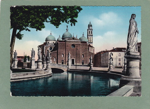 AK Padova. Prato della Valle ora Piazza Vitt. Emanuele II Baslilica di S. Giustina.