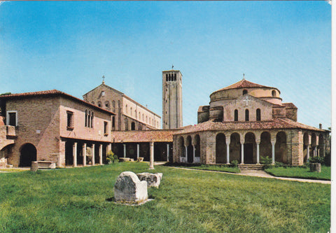 AK Torcello. Il trono di Attila e il Duomo.
