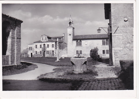 AK Venezia - Torcello - Piazzale antistante le due Chiese.