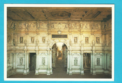 AK Vicenza. Teatro Olimpico. Veduta frontale del proscenio. Andrea Palladio.