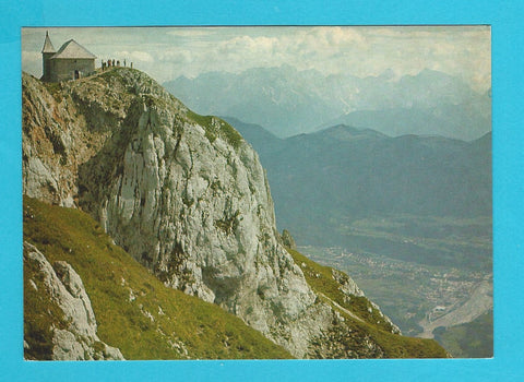 AK Villacher Alpe. Gipfel mit Schloßkirche. Im Hintergrund die Julischen Alpen.