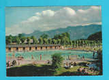 AK Warmbad Villach: Freibad mit Karawankenkette.