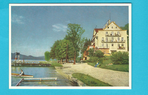 AK Velden am Wörthersee. Hotel Auenhof. Haupthaus und Badestrand.