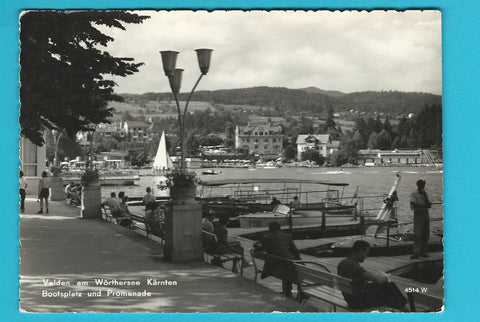 AK Velden am Wörthersee. Bootsplatz und Promenade.