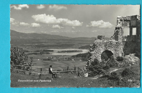 AK Gesamtblick vom Faakersee. Ruine Alt-Finkenstein.