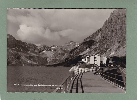 AK Douglasshütte und Seilbahnstation am Lünersee.