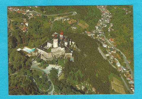 AK Burg Forchtenstein. Blick vom Westen auf die Burg und auf das Zentrum der Gemeinde Forchtenstein.