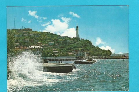 AK Trieste. Faro della Vittoria, visto dal porticciolo di Barcola.